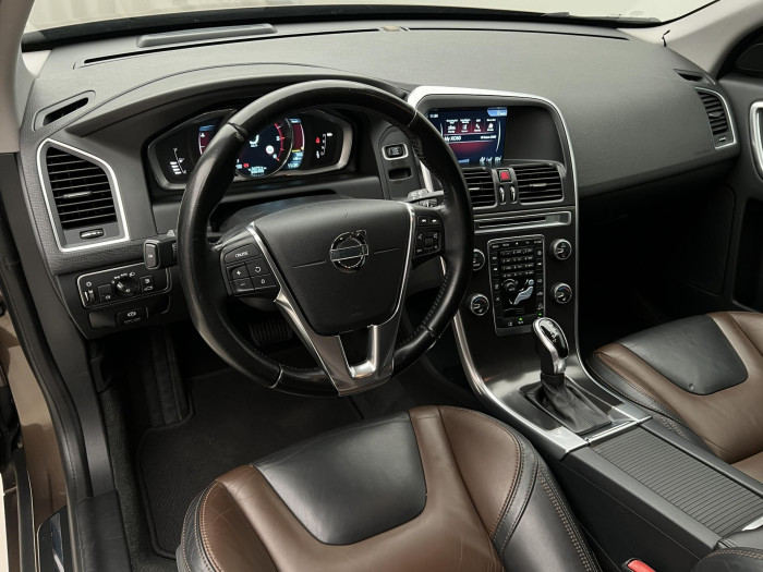 Volvo XC60 D5 AWD SUMMUM AUT CZ 2.4 d Summum
