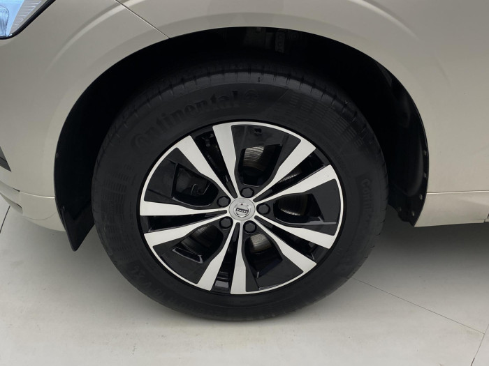Volvo XC60 B4 AWD MOMENTUM AUT CZ 2.0 Momentum