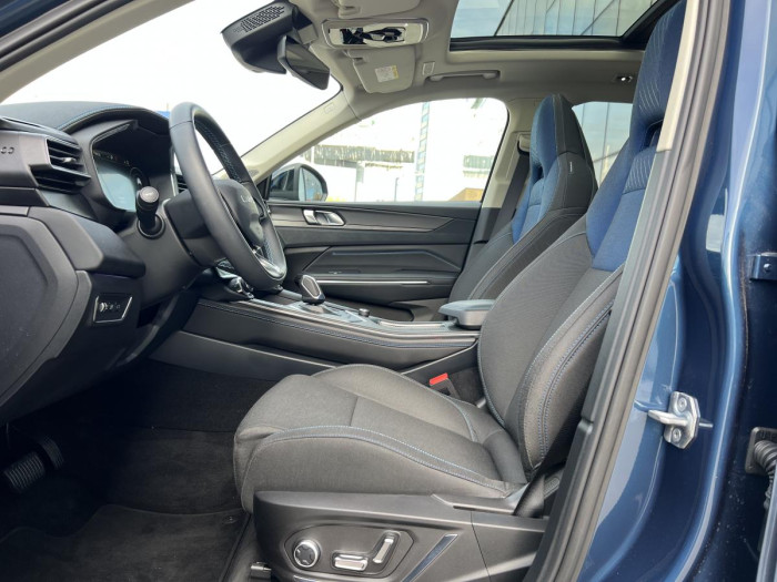 Lynk & Co 01 PHEV DCT Aut 1.maj.