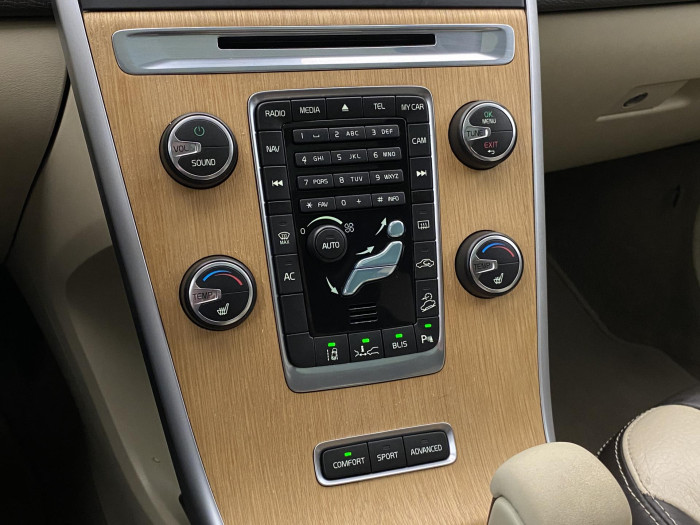 Volvo XC60 D5 AWD SUMMUM AUT CZ 2.4 d Summum