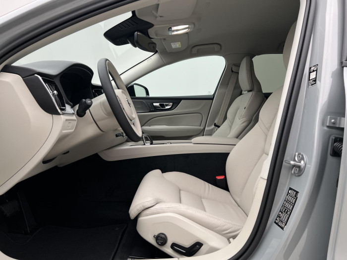 Volvo V60 B4 DARK PLUS