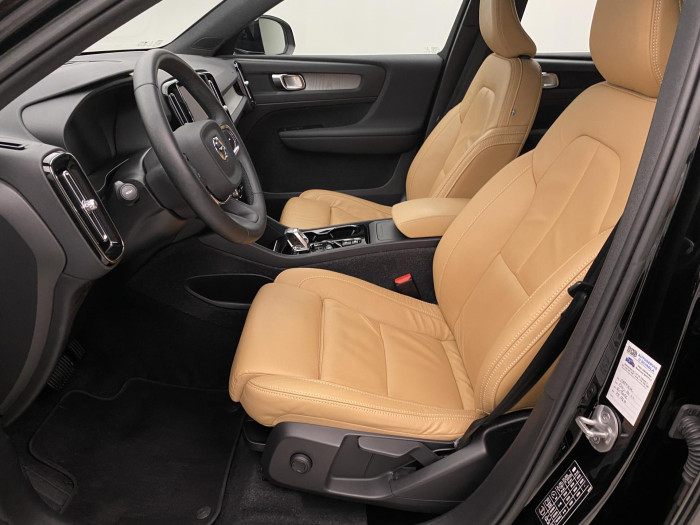 Volvo XC40 B4 AWD INSCRIPTION AUT CZ