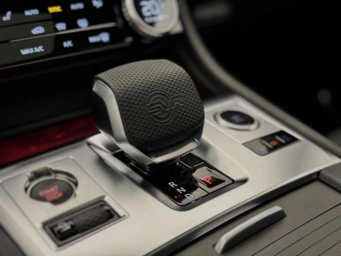 Jaguar F-Pace SVR 575 EDITION REZERVACE 5.0 Edition