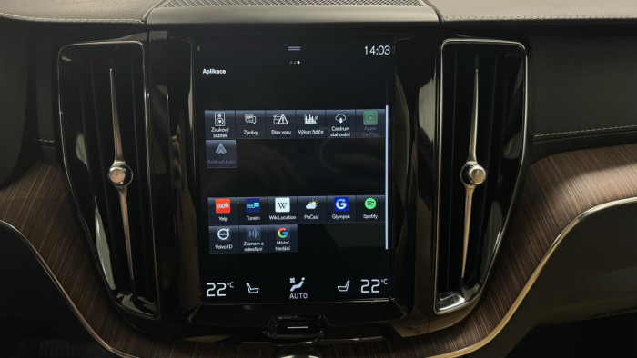 Volvo XC60 B4 AWD INSCRIPTION REZERVACE