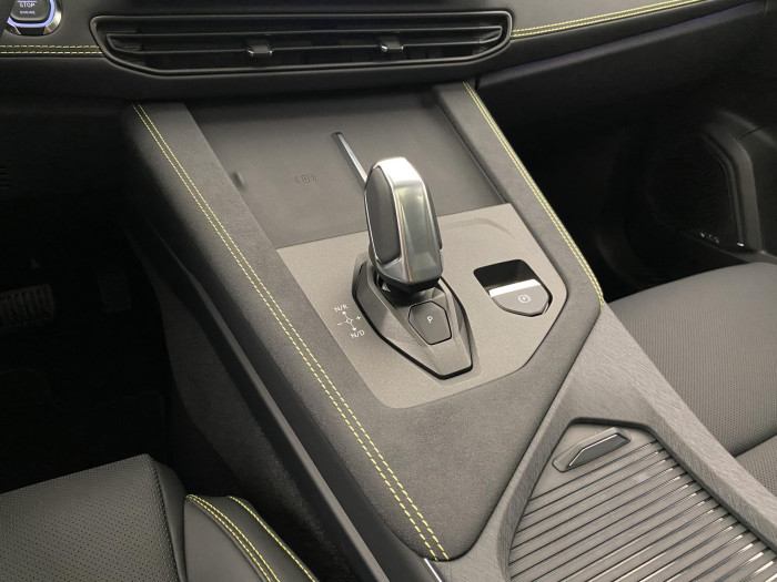 Lynk & Co 01 01 MORE PHEV