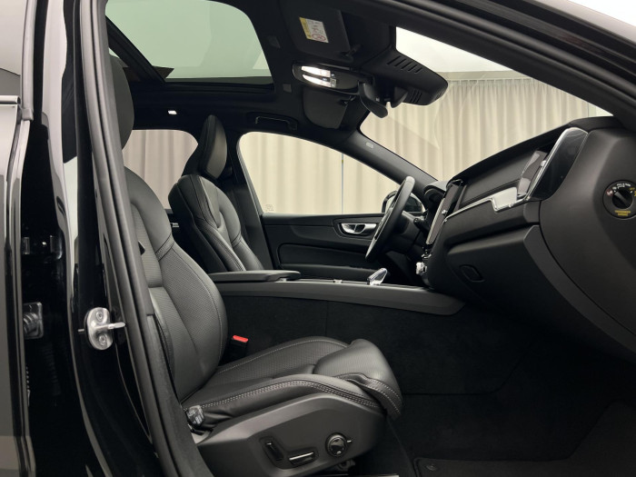 Volvo XC60 B5 AWD BLACK EDITION AUT 1.maj 2.0 Edition