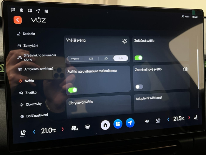 Lynk & Co 08 MORE PHEV