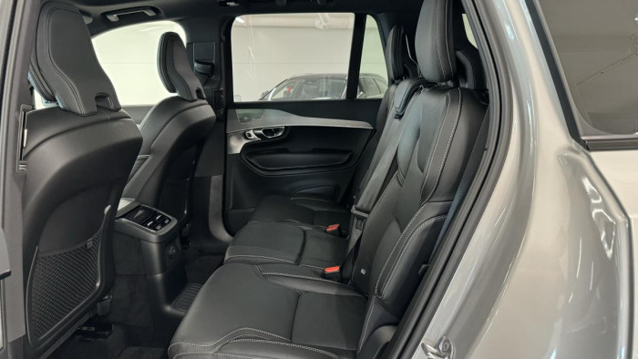Volvo XC90 T8 AWD RECHARGE REZERVACE