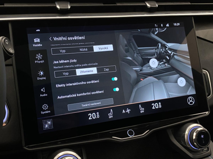 Lynk & Co 01 PHEV DCT AUT 1.maj