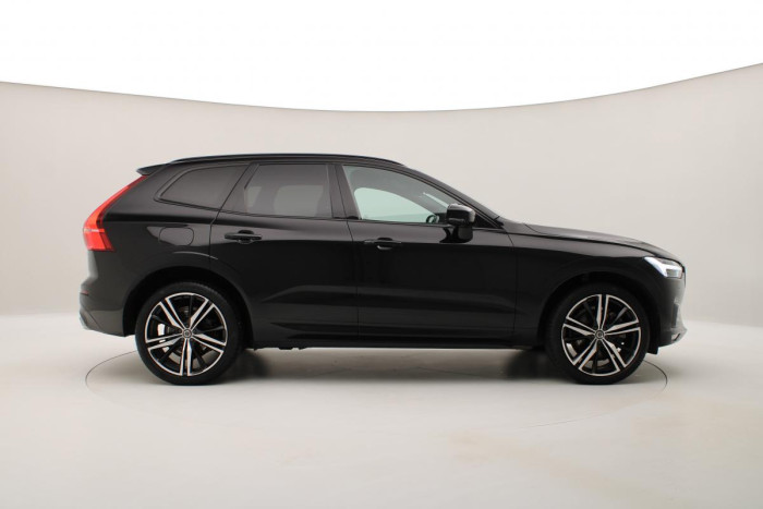 Volvo XC60 B5 AWD R-DESIGN REZERVACE