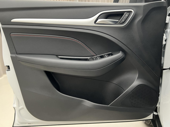 MG ZS 1.5 ESSENTIAL PLUS CZ 1.maj.