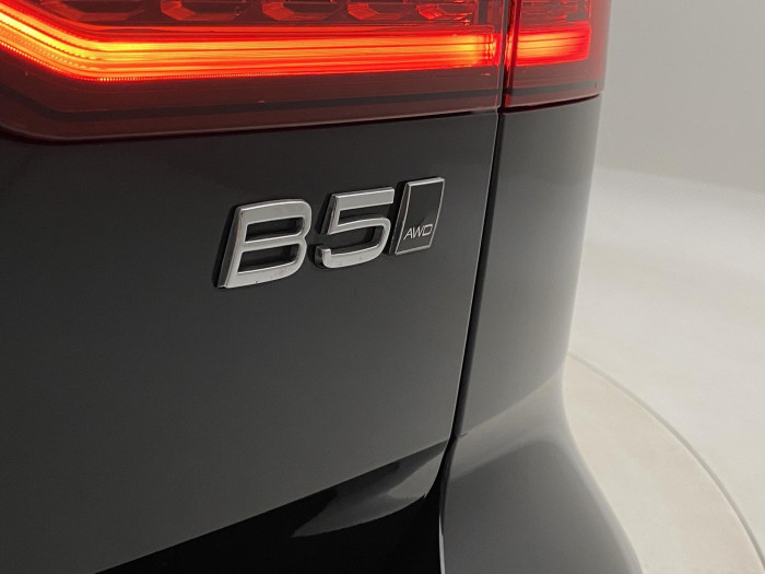 Volvo V60 CC B5 AWD MOMENTUM REZERVACE 2.0 CC CC Momentum