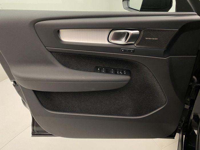Volvo XC40 B4 AUT PLUS BLACK EDITION