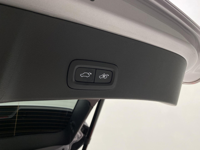 Volvo XC40 B3 DARK PLUS AUT CZ