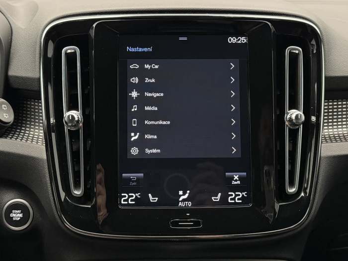 Volvo XC40 T3 R-DESIGN AUT REZERVACE