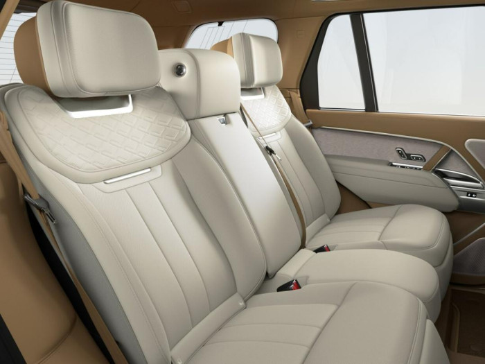 Land Rover Range Rover SV P615 SWB