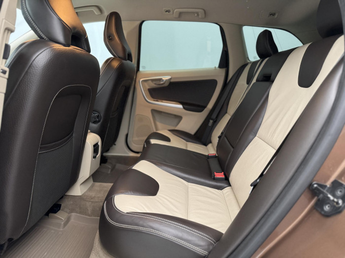 Volvo XC60 2.4D AWD SUMMUM AUT CZ 2.4 d Summum
