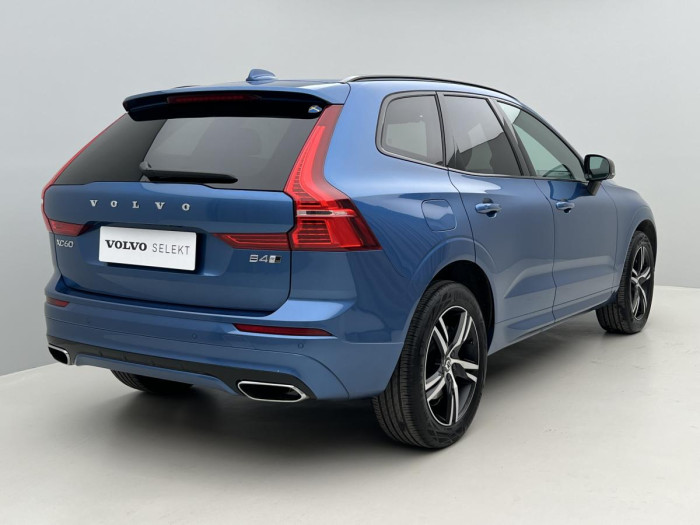 Volvo XC60 B4 AWD R-DESIGN AUT REZERVACE