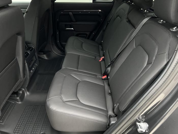 Land Rover Defender 110 D200 S AWD Aut 3.0 d