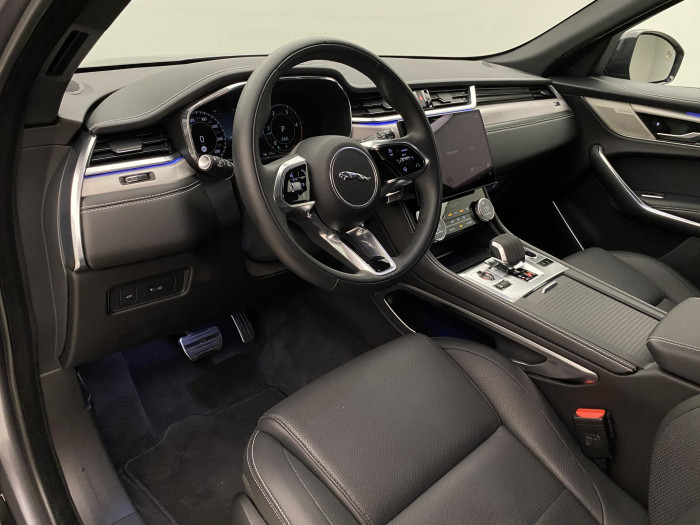 Jaguar F-Pace D300 R-DYNAMIC SE REZERVACE 3.0 d Dynamic SE