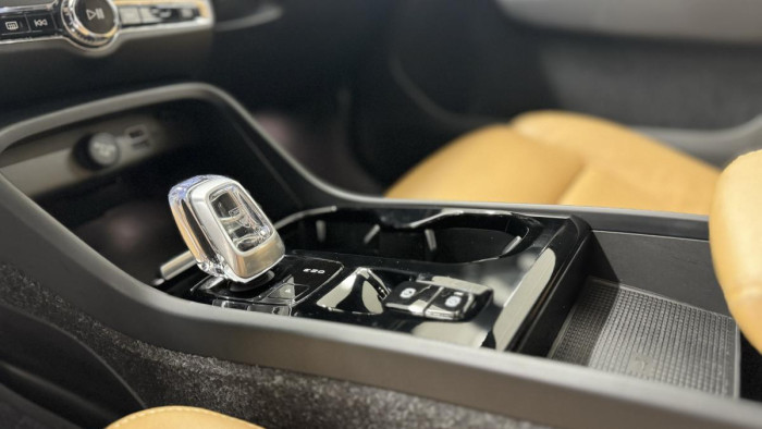 Volvo XC40 T5 TWINe INSCRIPTION REZERVACE