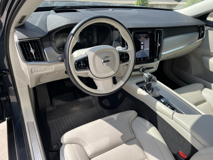 Volvo V90 CROSS COUNTRY D4 AWD Aut 1.maj 2.0 d