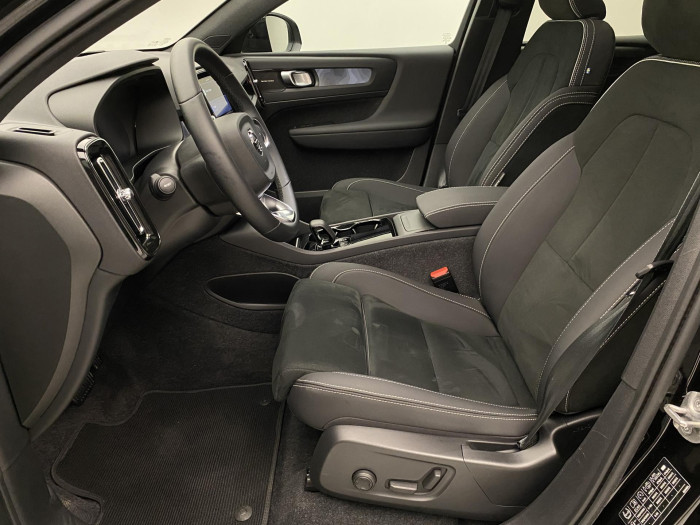 Volvo EC40 ULTRA BLACK EDITION TWIN MOTOR Edition