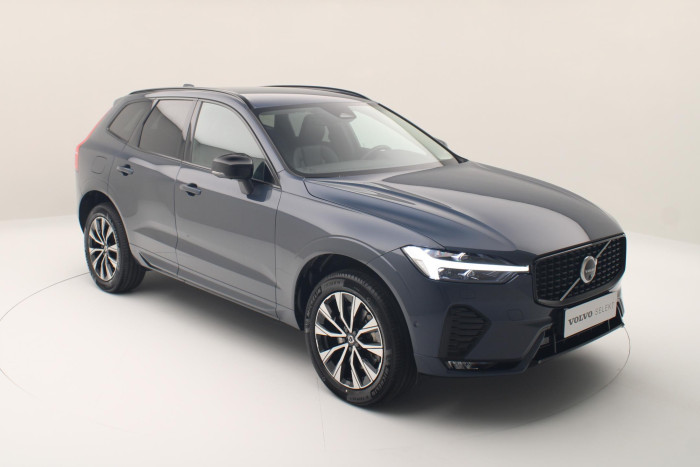 Volvo XC60 B5 AWD PLUS DARK REZERVACE