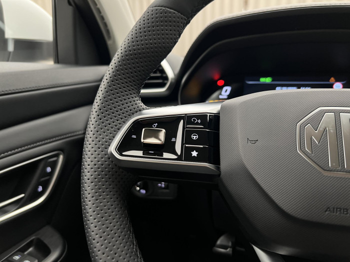 MG ZS EXCLUSIVE HYBRID+ 1.5TGI AUT 1.5 Exclusive
