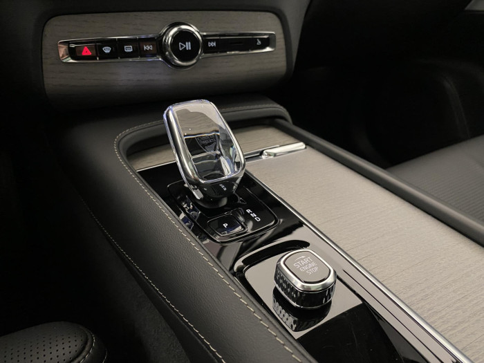 Volvo XC90 T8 AWD ULTRA DARK AUT CZ 7m