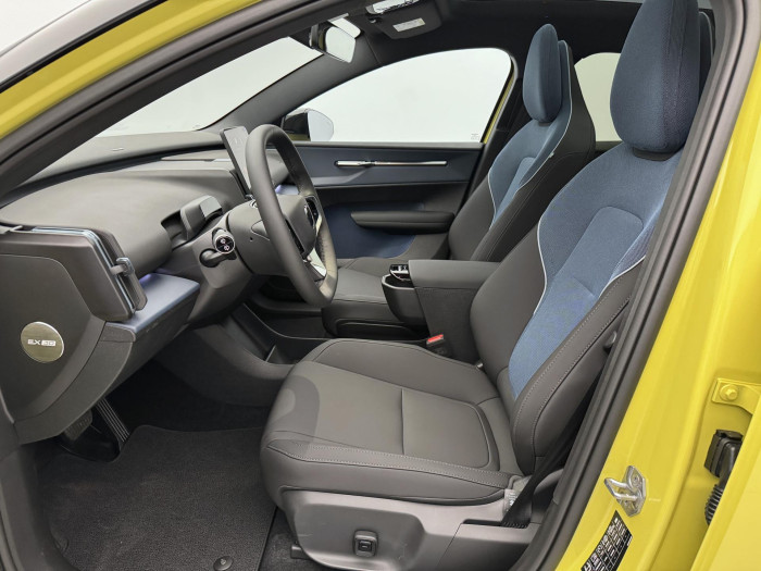 Volvo EX30 PURE ELECTRIC AWD TWIN ULTRA