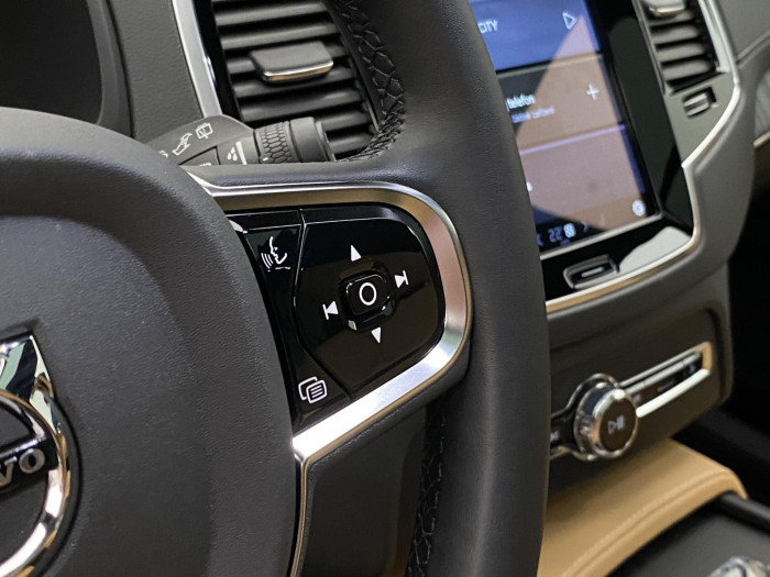Volvo XC90 T8 AWD ULTIMATE DARK RECHARGE