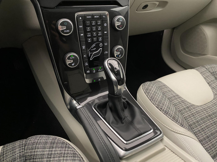 Volvo V40 D3 MOMENTUM AUT 2.0 d Momentum