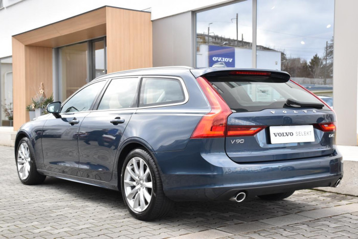 Volvo V90 D4 AWD MOMENTUM REZERVACE 2.0 d Momentum