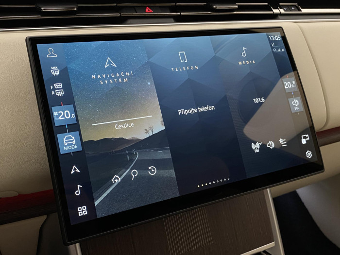 Land Rover Range Rover P550e AUTOBIOGRAPHY SWB