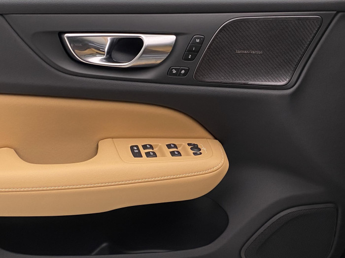 Volvo V60 B4 AUT DARK PLUS