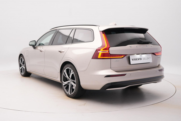 Volvo V60 T8 AWD RECHARGE REZERVACE