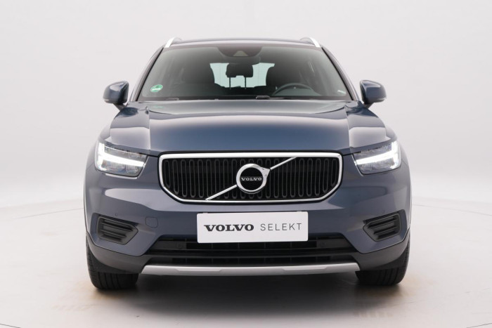 Volvo XC40 B4 AWD MOMENTUM REZERVACE 2.0 Momentum