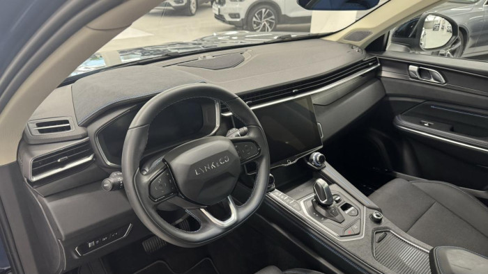 Lynk & Co 01 PHEV DCT AUT