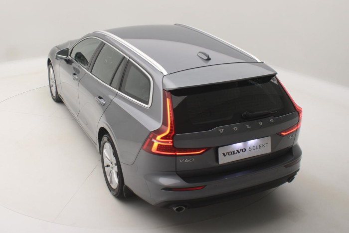 Volvo V60 B4 MOMENTUM AUT REZERVACE 2.0 Momentum