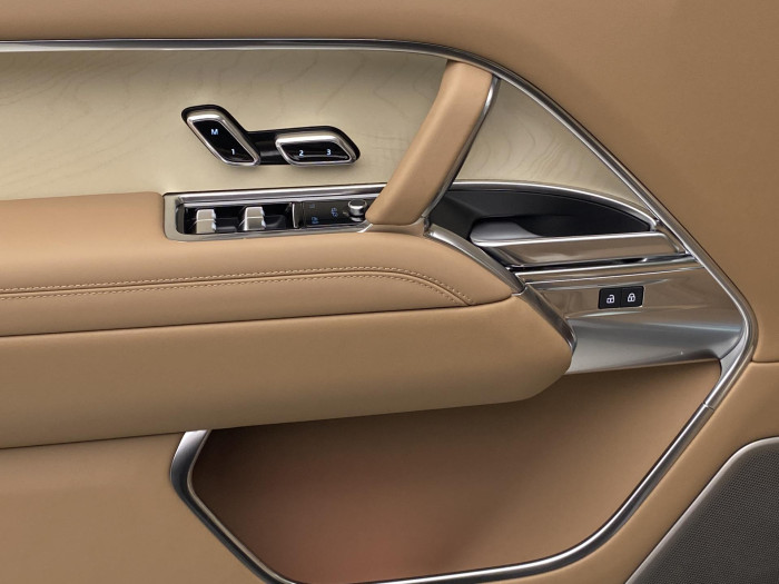 Land Rover Range Rover SV P615 SWB