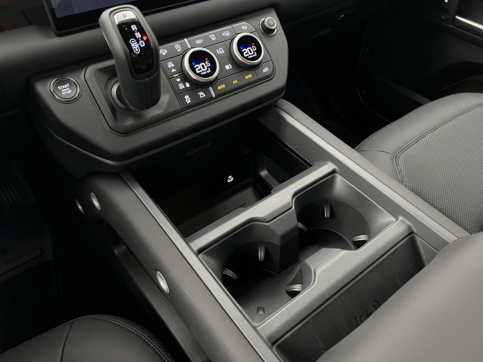 Land Rover Defender 110 D250 X-DYNAMIC SE AWD AUT 3.0 d Dynamic SE