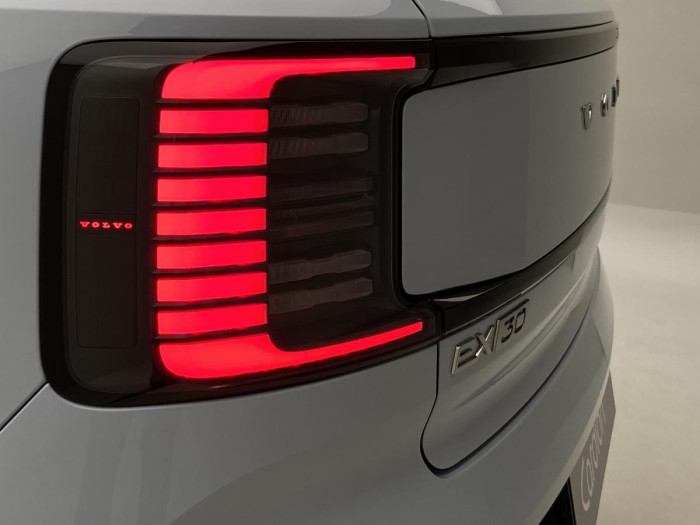 Volvo EX30 PURE ELECTRIC RECHAR. CORE RWD
