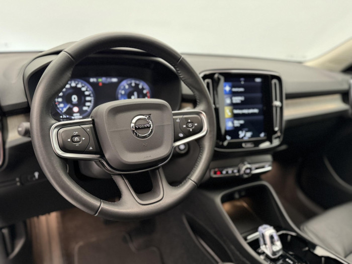 Volvo XC40 T4 AWD INSCRIPTION CZ 1.maj