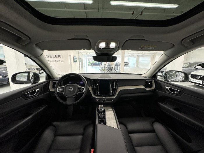 Volvo XC60 B5 AWD PLUS BRIGHT REZERVACE 2.0 Plus