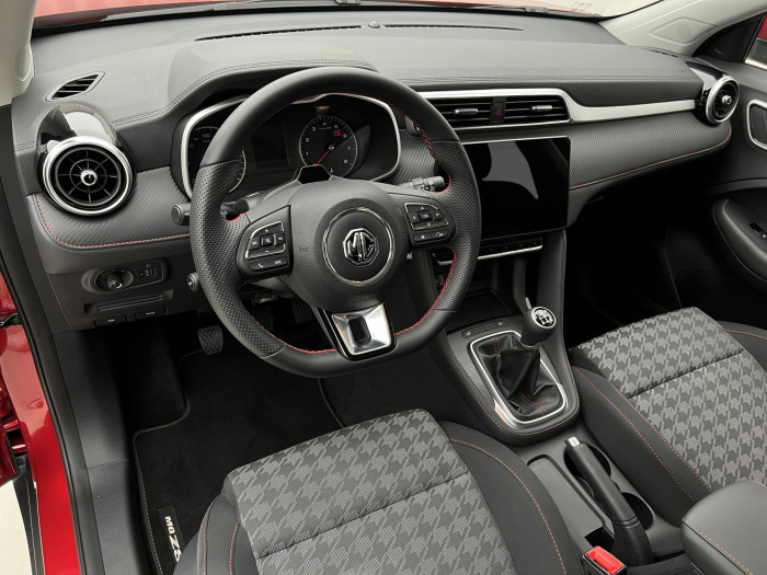 MG ZS 1.5 ESSENTIAL PLUS CZ 1.maj.