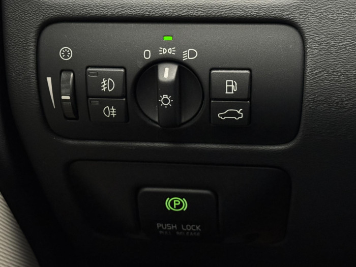 Volvo XC70 D5 AWD SUMMUM AUT CZ 2.4 d Summum