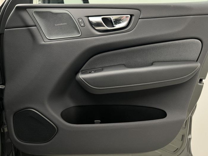 Volvo XC60 T4 R-DESIGN AUT