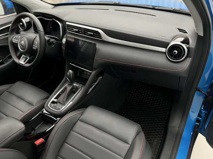 MG ZS 1.0T EXCLUSIVE AUT CZ 1.maj. 1.0 Exclusive