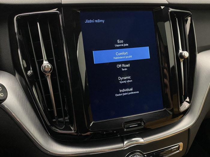 Volvo XC60 T5 AWD MOMENTUM AUT 2.0 Momentum